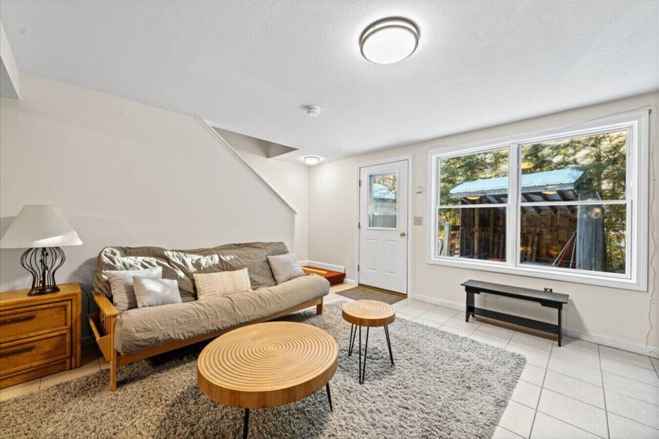 TV connectée, cheminée, jeux vidéo, baby-foot