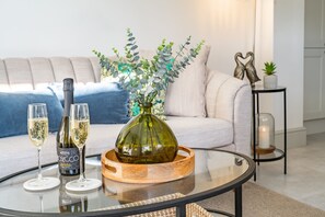 Unclassified image, 5 of 22, button