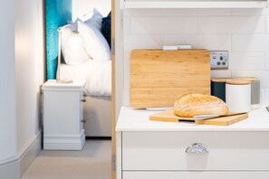 1 غرفة نوم ومكواة/لوح كي وسرير سفر وخدمة الإنترنت