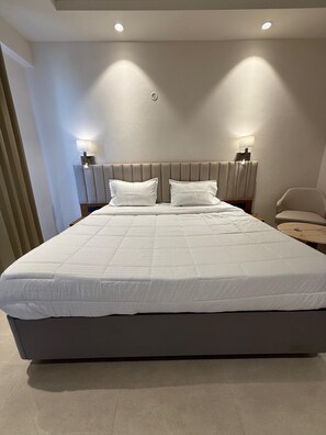 Deluxe Double Room, Balcony, City View