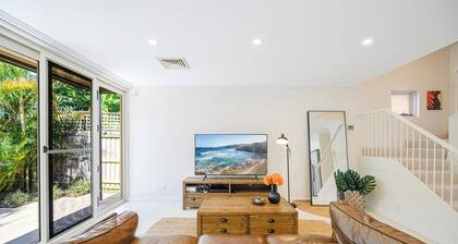 Secret Garden/North Sydney/Walk to Metro & Train/7pl