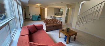 Spacious Family-Friendly Suite Near Cultus Lake with Private Entrance & Patio