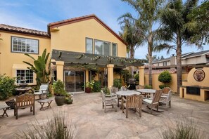 Outdoor dining - Acanto Del Mar (Aptos)