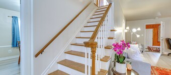 15 Mi to Dtwn Detroit: Cozy Family Home w/ Yard!