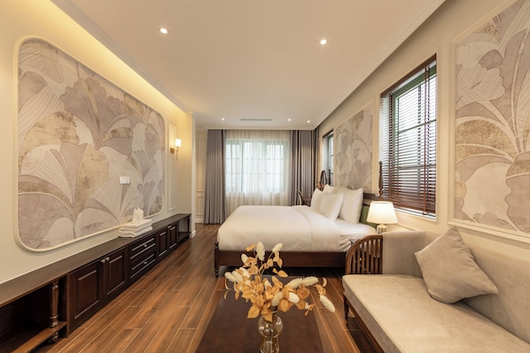 Family Villa, 4 Bedrooms, Pool View | 4 bedrooms, minibar, individually furnished, desk