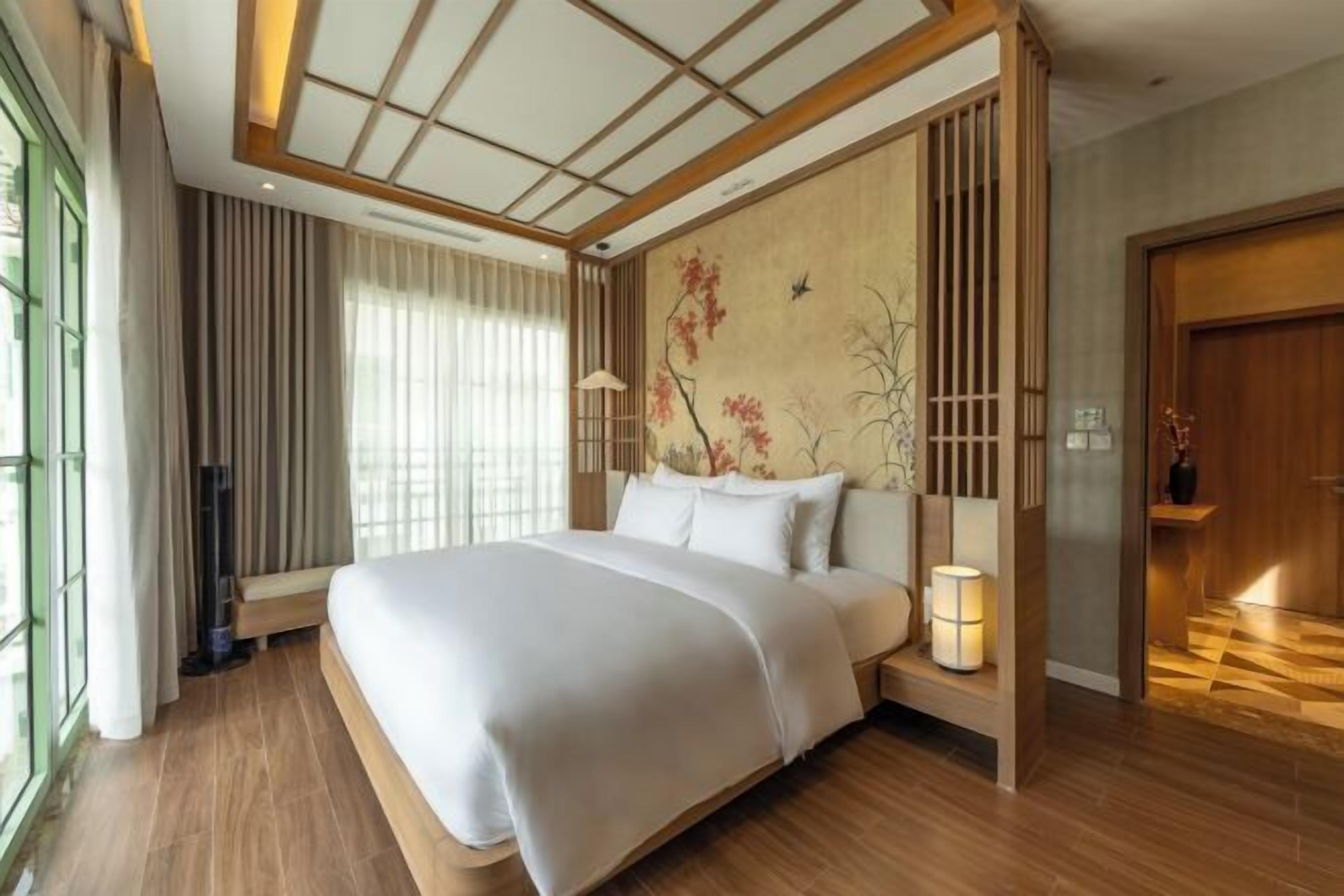 Minibar, individuelt innredet, skrivebord og skrivebord for bærbar PC