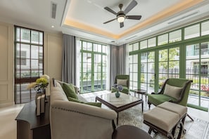 Family Villa, 4 Bedrooms, Pool View | Living area