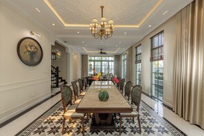 Family Villa, 3 Bedrooms, Pool View | Private kitchen