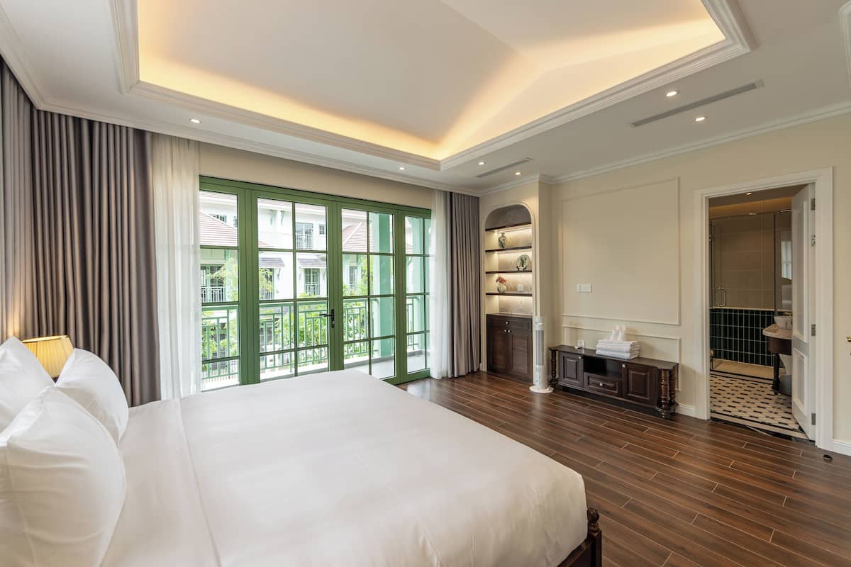 Vila família, 4 quartos, vista para a piscina | 4 quartos, frigobar, individualmente mobiliados, escrivaninha