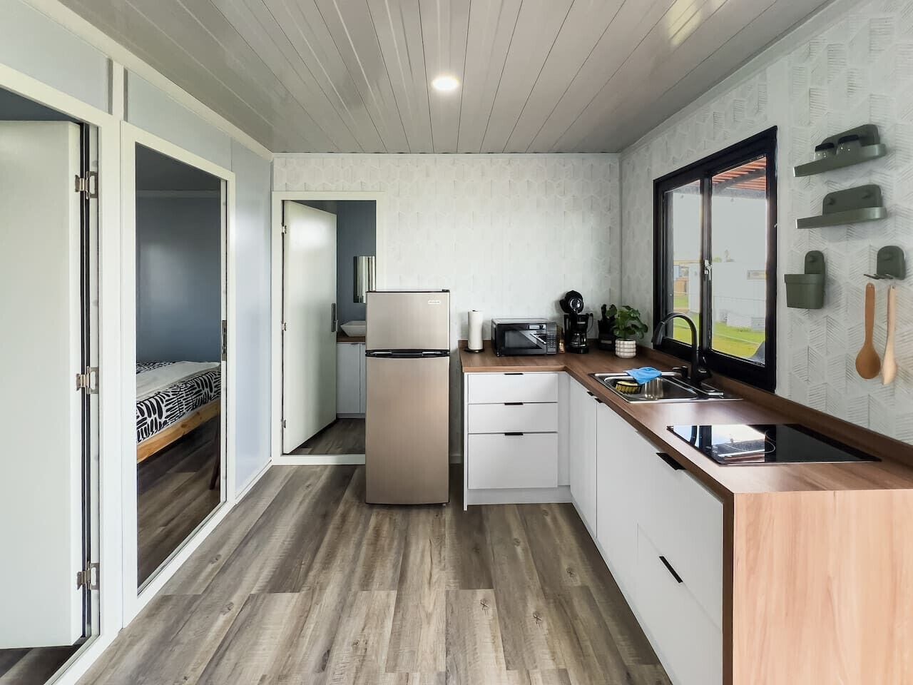 Fridge, microwave, stovetop, coffee/tea maker