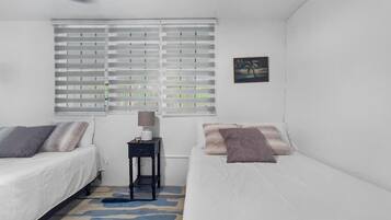 2 bedrooms, desk, free WiFi, bed sheets