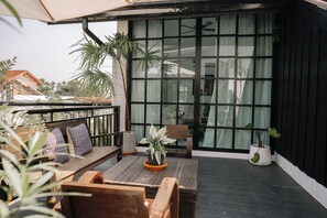 أغطية فراش متميزة وميني بار وبديكورات فريدة لكل غرفة ومكتب