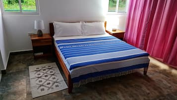5 bedrooms, WiFi, bed sheets