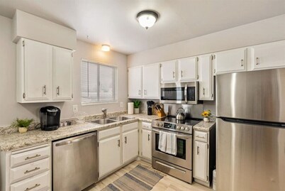 Little Cottonwood Luxe | Free Massage | Hot Tub