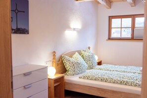2 bedrooms, bed sheets