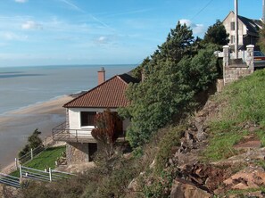 Exterior - AU ROC A PIC (Champeaux)