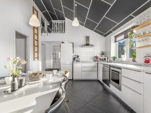 Fridge, microwave, dishwasher, cookware/dishes/utensils