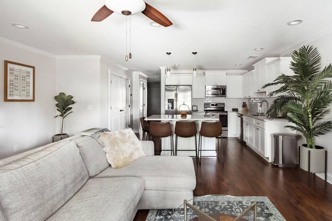 スマートテレビ、書庫、ステレオ