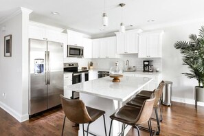 Fridge, microwave, oven, stovetop - Downtown Garden Home in Federal-Style Rowhouse (Savannah)