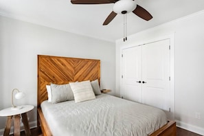 1 bedroom, iron/ironing board, travel cot, free WiFi - Garden Home at Liberty Estate (Savannah)