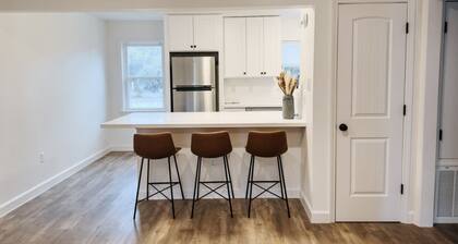 Downtown Ocean Springs 2 bed 1 bath with pool, close to beach