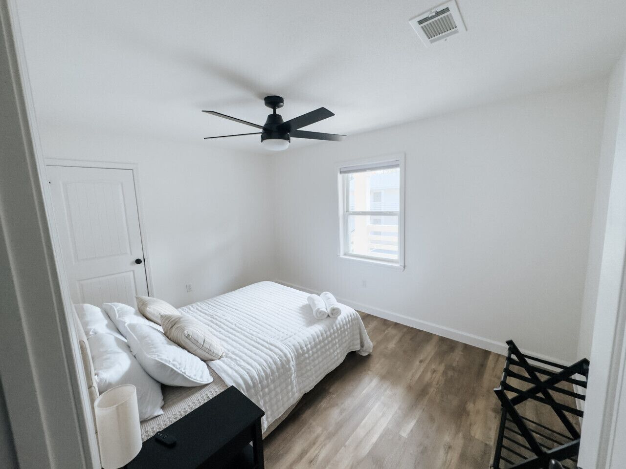 2 bedrooms, desk, free WiFi, bed sheets