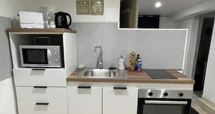 Chambre à Angers près du tram avec cuisine et salle de bain partagée