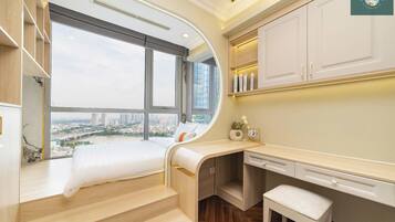 Luxury Apartment, 4 Bedrooms, Balcony, City View | 2 bedrooms, minibar, individually decorated, individually furnished