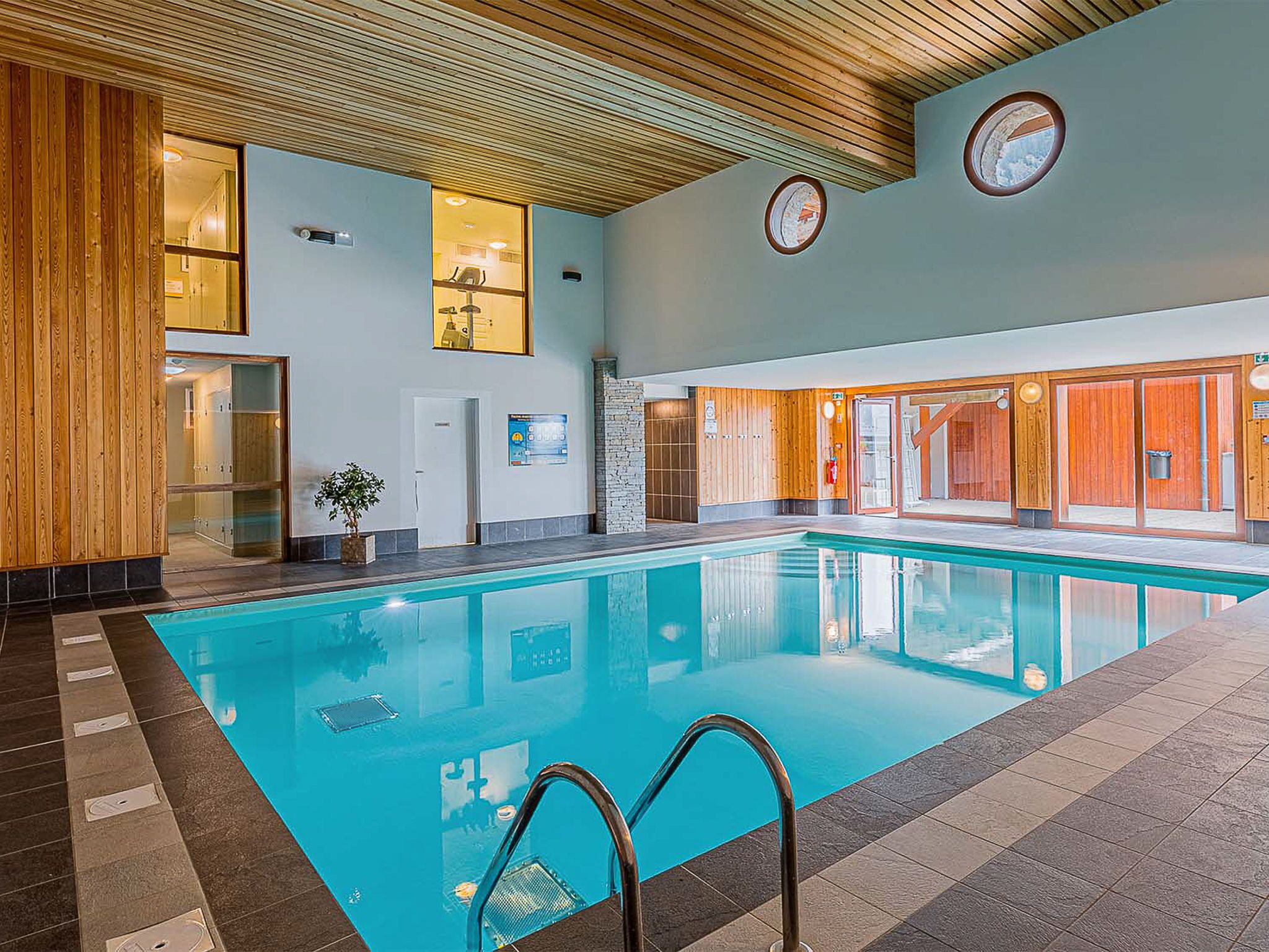 Piscine couverte, piscine chauffée