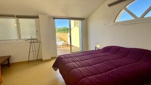 3 bedrooms, iron/ironing board, free WiFi, bed sheets - RIELLS BLAU C302 (L'Escala)