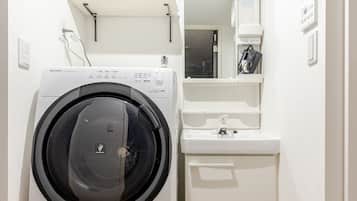 Asakusabashi 501, Non Smoking | Bathroom | Free toiletries, hair dryer, bidet, towels