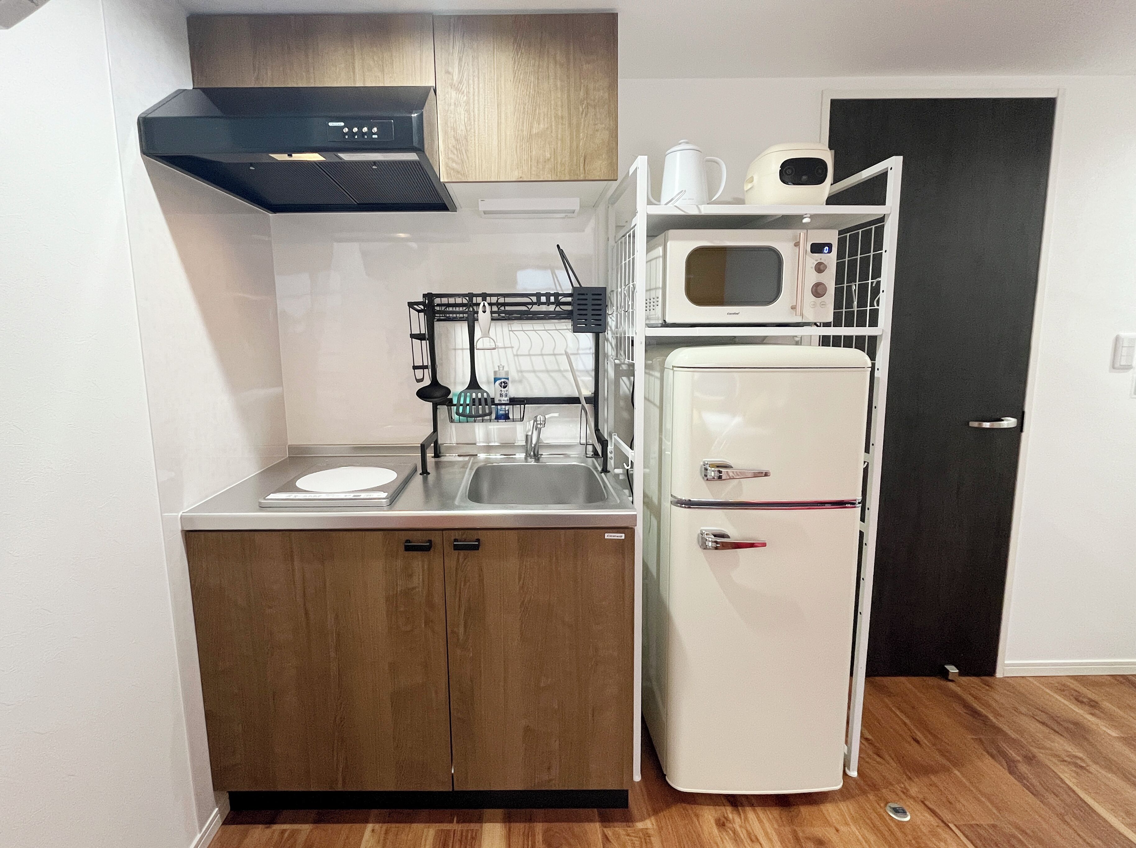 베이직 아파트 (202) | 전용 주방 | 밥솥, 냉동고