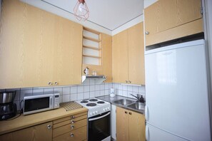 Kühlschrank, Mikrowelle, Ofen