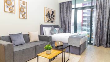 Coffres-forts dans les chambres, fer et planche à repasser