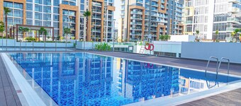 Bloomfields STU View Azizi Riviera 