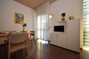 Dining - Spacious apartment by the beach by Beahost Rentals (Bibione)
