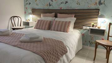 1 bedroom, iron/ironing board, bed sheets