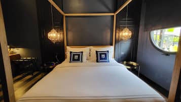 11 bedrooms, in-room safe, desk, iron/ironing board