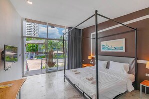 Premium Double Room | Minibar, in-room safe, desk, laptop workspace - Sunset Serenity Jomtien Resort (Sattahip)