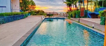 Sunset Serenity Jomtien Resort