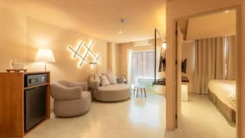 Suite, Mountain View | Living area | TV