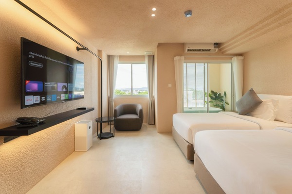 Deluxe Mountain View with Bathtub