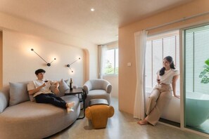 Suite, City View | Living area | TV - Mai Hotel (Chiang Mai)