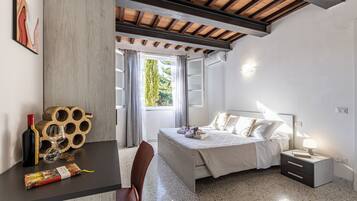 2 bedrooms, desk, iron/ironing board, travel crib