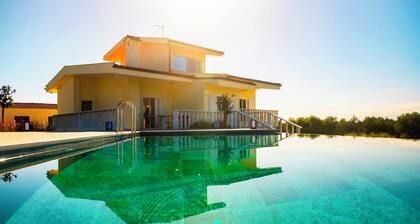 The FAROS Estate Angelochori - spacious villa with pool to make you feel at home