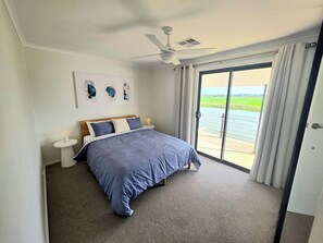 3 bedrooms, iron/ironing board, travel cot, free WiFi