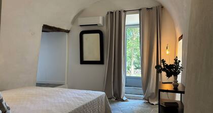 Suite avec jardin et piscine