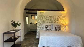 3 bedrooms, internet, bed sheets