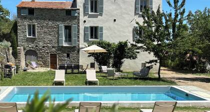 Suite avec jardin et piscine