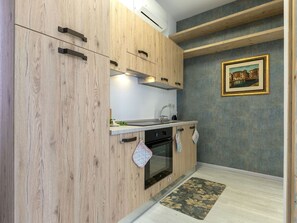 Microwave, oven, highchair